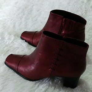 Life Stride Bronze Ankle Bootie (NWOT) - Size 9M